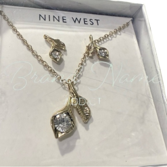 Nine West Jewelry - PRICE IS FIRM - Nine West Gold Floral Leaf Necklace & Earrings Jewelry Set
